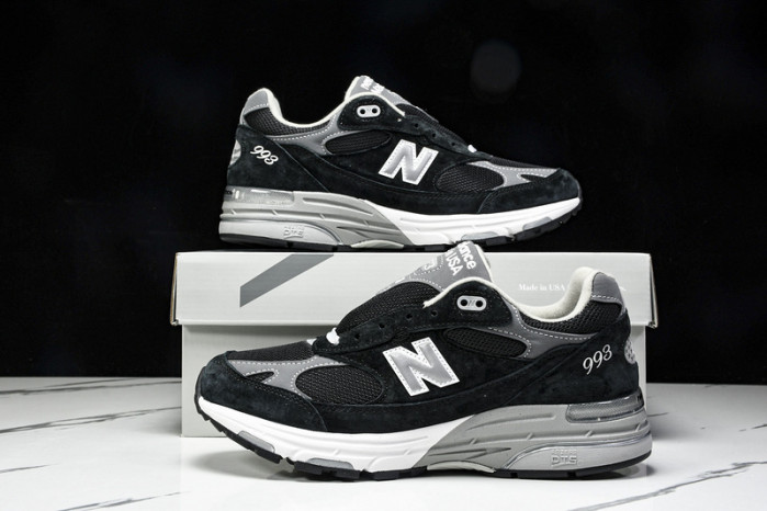 New Balance MR993BK