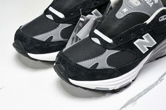 New Balance MR993BK