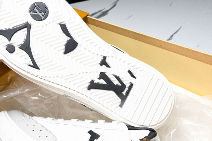 L&V SNEAKERS
