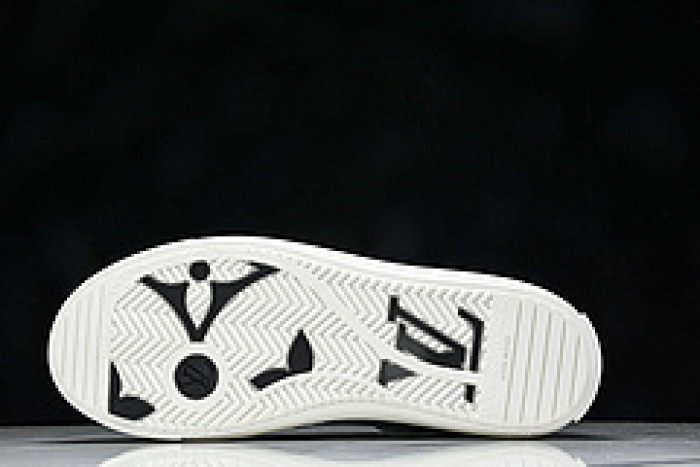 L&V SNEAKERS
