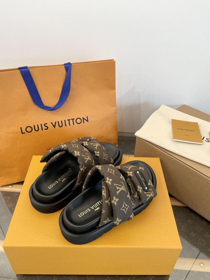 L&V SLIPPERS