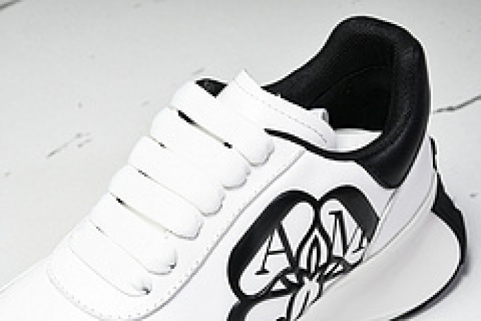 Alexander McQueen sneaker