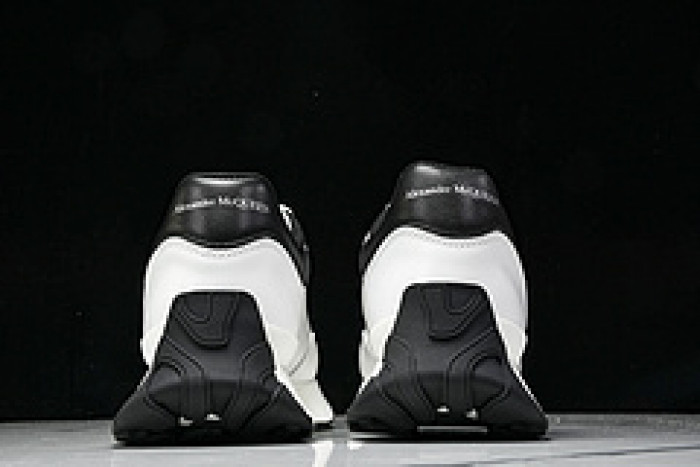 Alexander McQueen sneaker