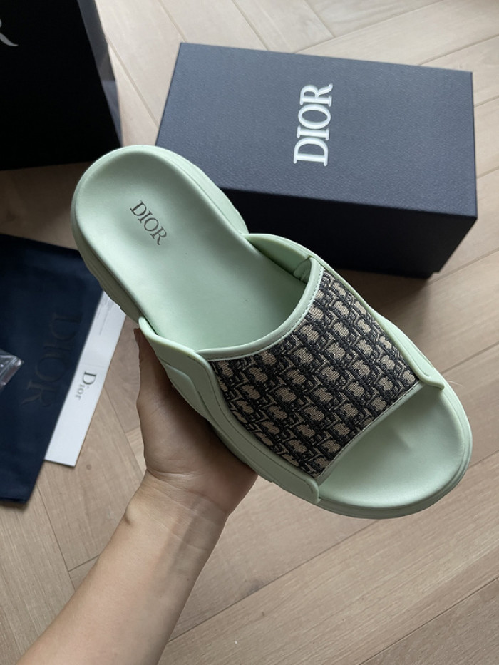 DO DESIGNER SLIPPERS