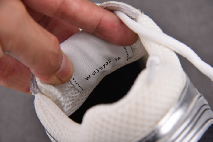 CHANEEL sneaker