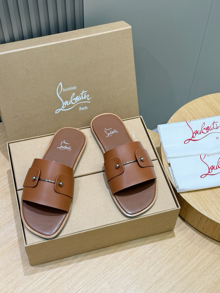 CL SLIPPERS