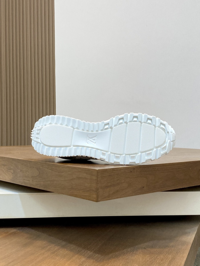 L&V SNEAKERS
