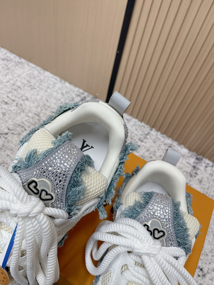 L&VT SNEAKERS