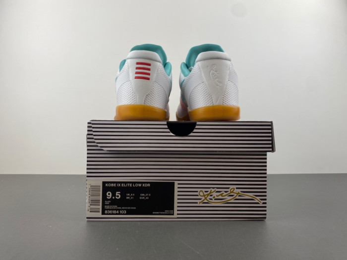 NIKE Kobe 11 EP 