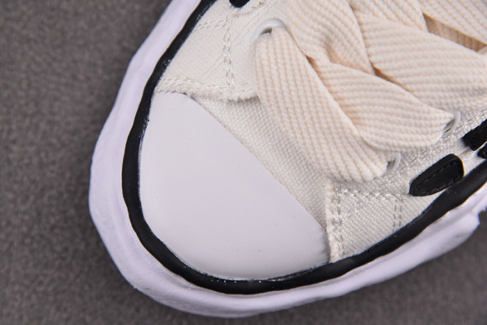AM1R1 SNEAKERS