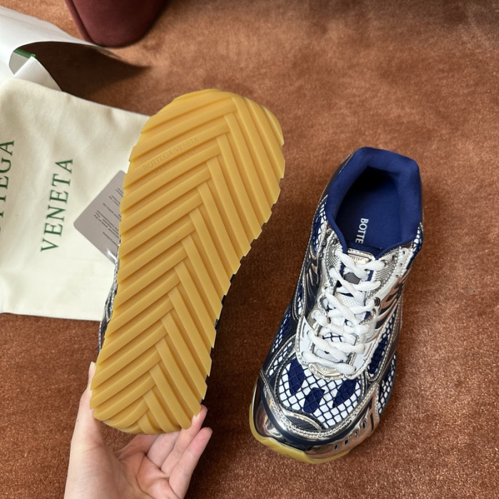 b0tte*a Ven*ta sneaker