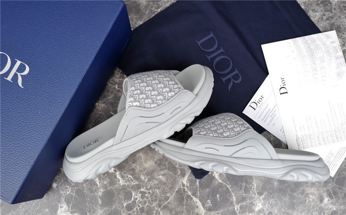 DO DESIGNER SLIPPERS