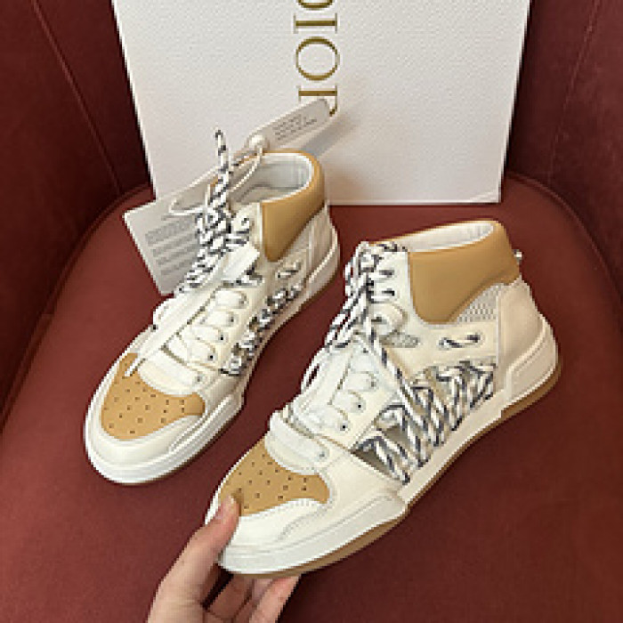 D designer sneaker