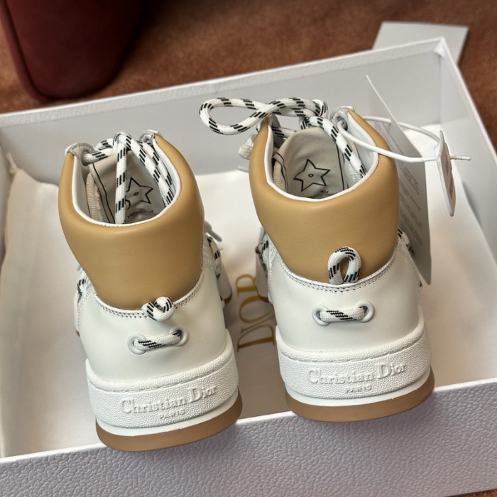 D designer sneaker