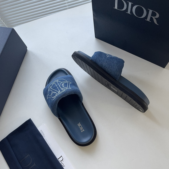 DO DESIGNER SLIPPERS