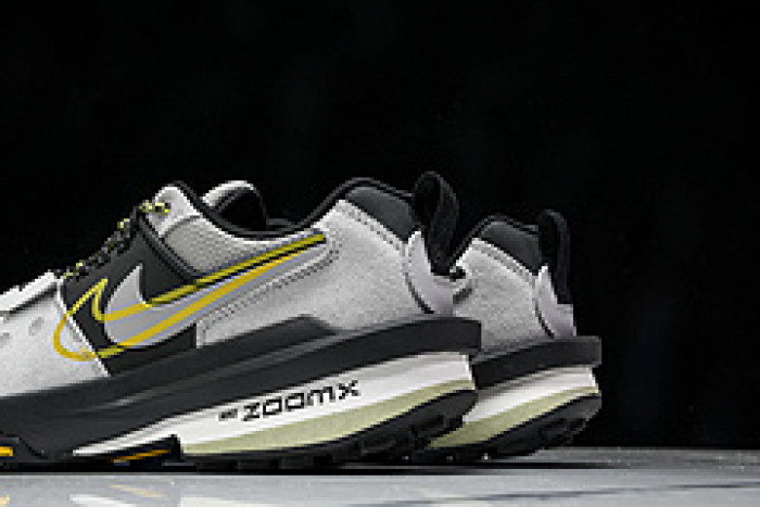 Sacai x Nike Zegamadome SP HQ8618 003
