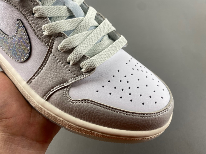 Air Jordan 1 Retro Low  HF3144-100