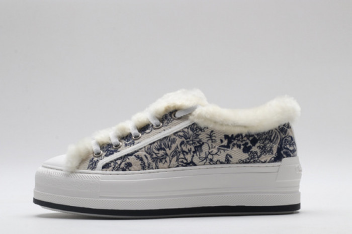 D designer sneaker
