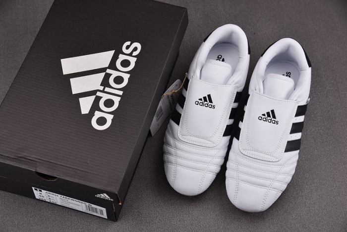 AD Taekwondo White Black  JQ4774