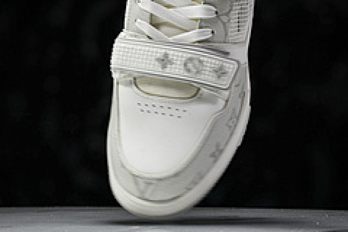 L&V SNEAKERS