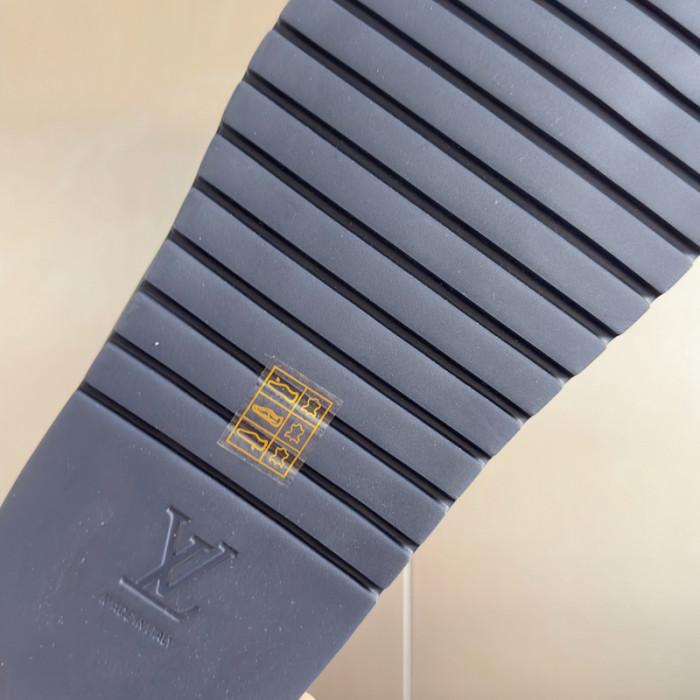 L&V SLIPPERS