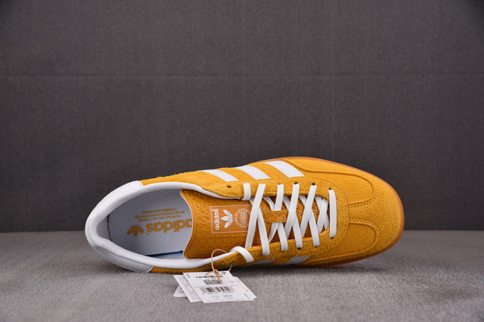 Ad Gazelle Indoor Orange Peel White  HQ8716