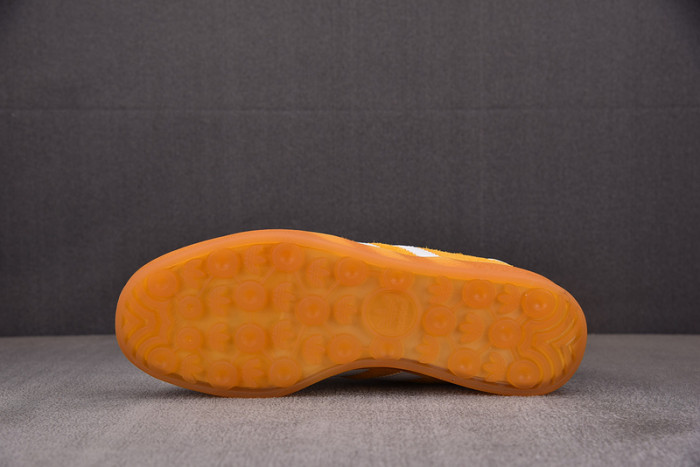 Ad Gazelle Indoor Orange Peel White  HQ8716