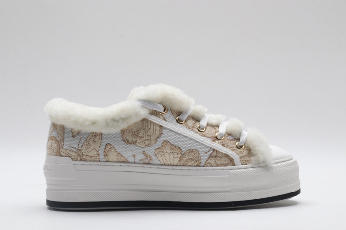 D designer sneaker